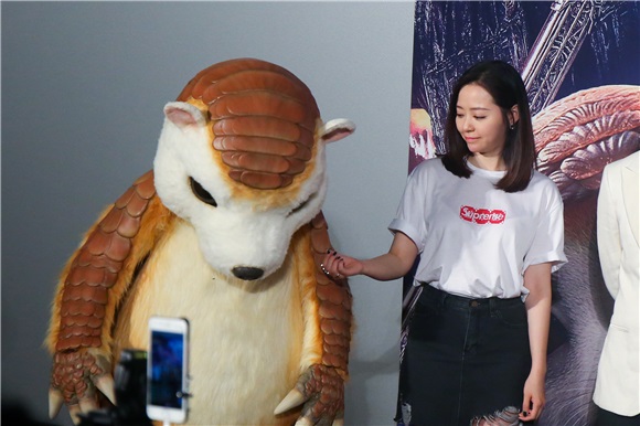 〈Yes 北京现场〉《鲛珠传》首映众星齐聚 张靓颖曝导演笑王大陆嘴大