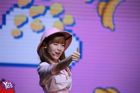 〈Yes 首尔现场〉OHMYGIRL举行新专辑SC 成员们可爱亮相清新十足