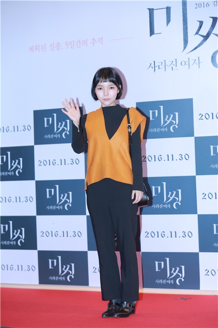 金秀贤、孙娜恩孙艺珍等亮相电影试映会