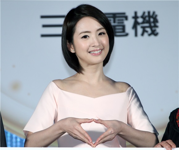 林依晨出席家电活动