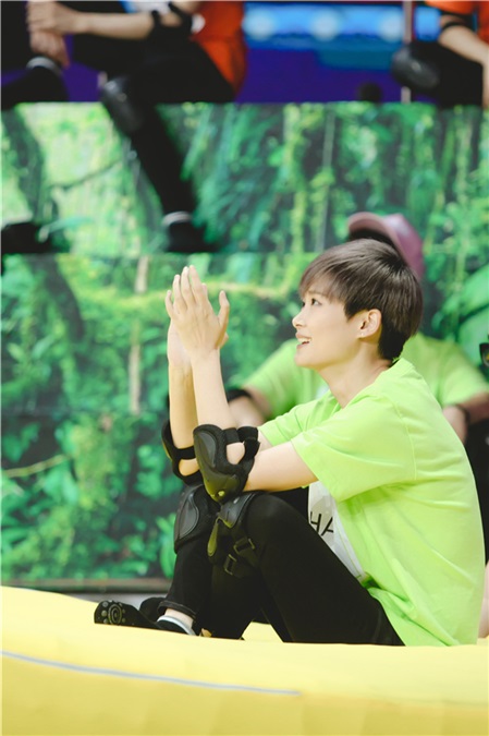 李宇春TFBOYS偶像集结 青春呆萌运动力惊人