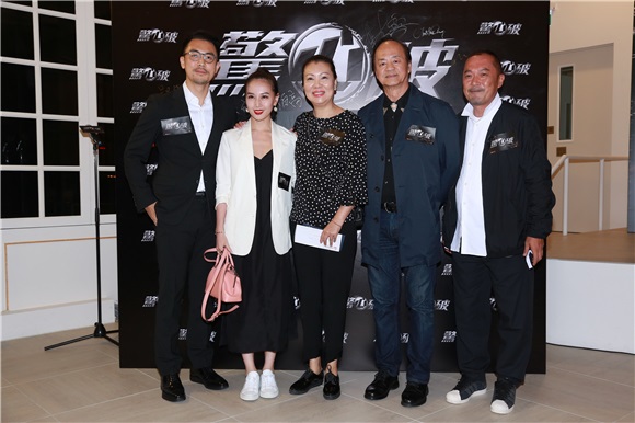 谢霆锋与刘青云以一明一暗造型现身新片《惊心破》首映