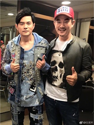周杰伦地表最强艺人朝圣 任贤齐发现每年拍照姿势都一样