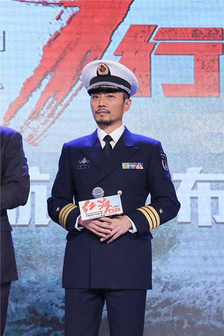 张涵予《红海行动》演舰长 大年初一蛟龙出海燃动爱国主旋律