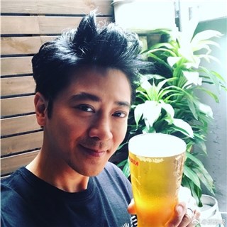 孙耀威微博撒狗粮：「我让你照顾！」 婚後频放闪