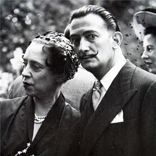 Elsa Schiaparelli与超现实主义大师达利
