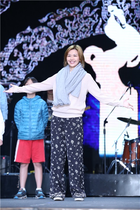 孙燕姿参加金马奖演出彩排