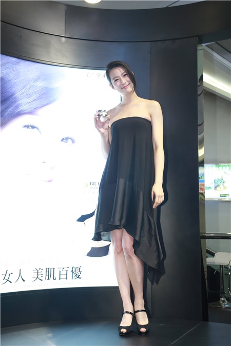〈Yes 台北现场〉赖雅研长发亮相美爆 称「咖啡师」纯属兴趣