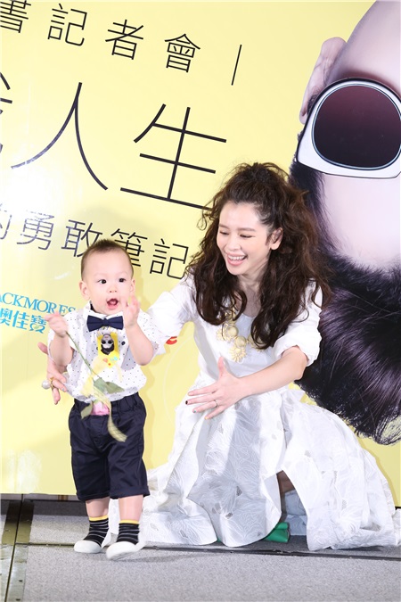 徐若瑄出席《我的倒头栽人生:从女孩14到女人40,钢铁V的勇敢笔记》新书记者会