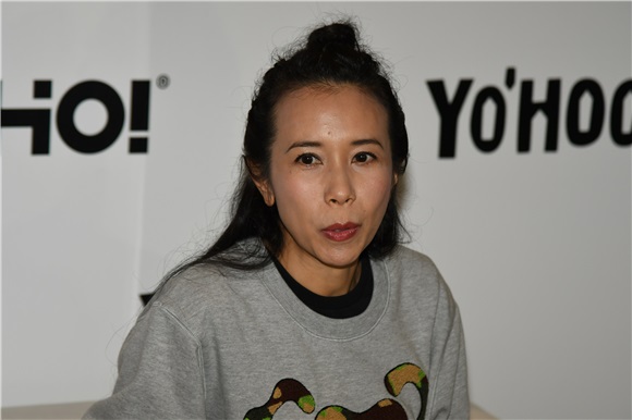 莫文蔚、黄伟文等现身「YO’HOOD全球潮流新品嘉年华」后台