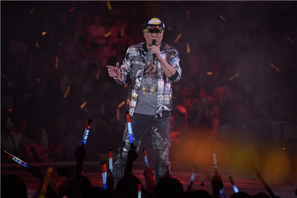 许冠杰和谭咏麟举办红馆演唱会