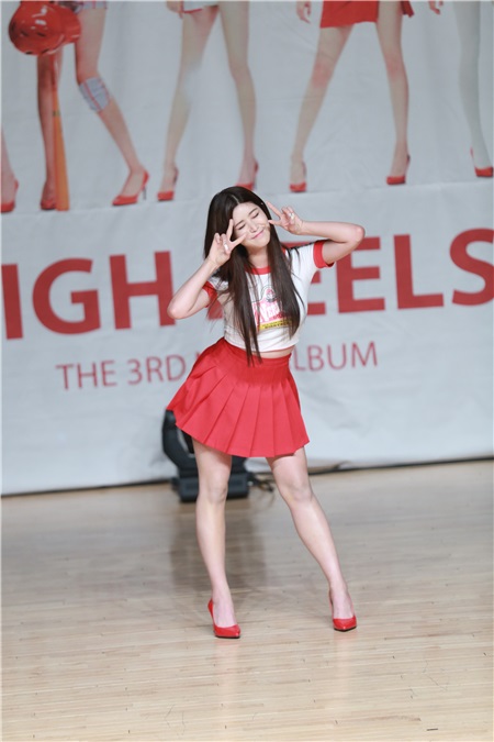 韩女团Brave Girls在首尔举行第3张迷你专辑《High Heels》Showcase