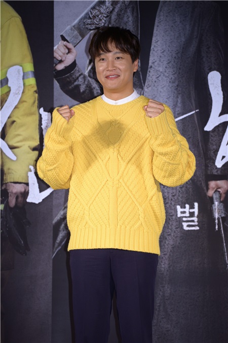 河正宇、车太贤等出席《与神同行》治作发布会