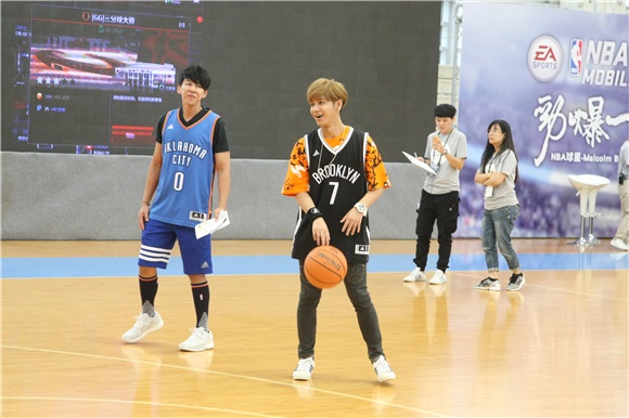鼓鼓出席NBA球星见面会