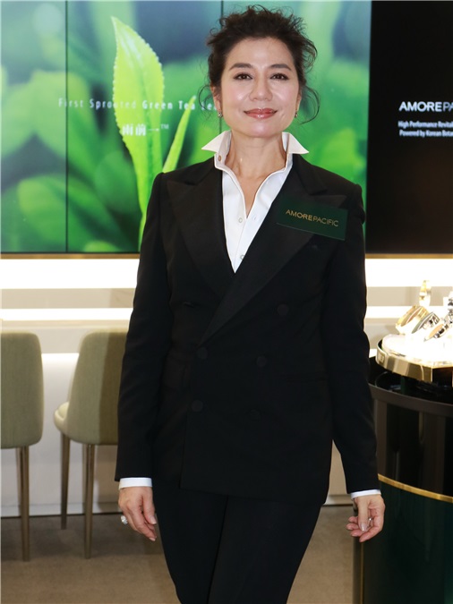 锺楚红出席时代广场AMOREPACIFIC概念店开幕活动