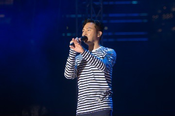 张智霖、陈小春、黎明举办《幸运轮唱团》音乐会