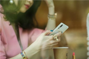 时尚博主:大胃妖精cici