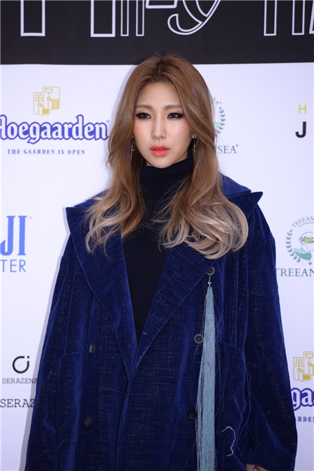 SISTAR孝琳-多顺、曹璐、李珠妍出席某品牌开业纪念活动