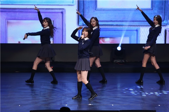 韩国女团Gfriend举办粉丝演唱会