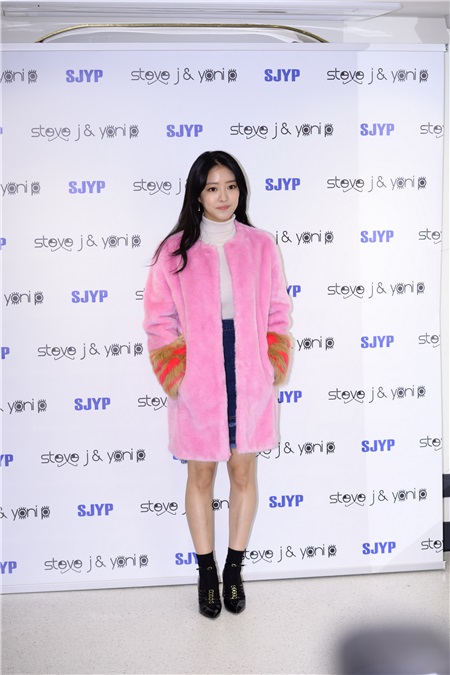 李多熙、李世英等出席某时尚品牌活动