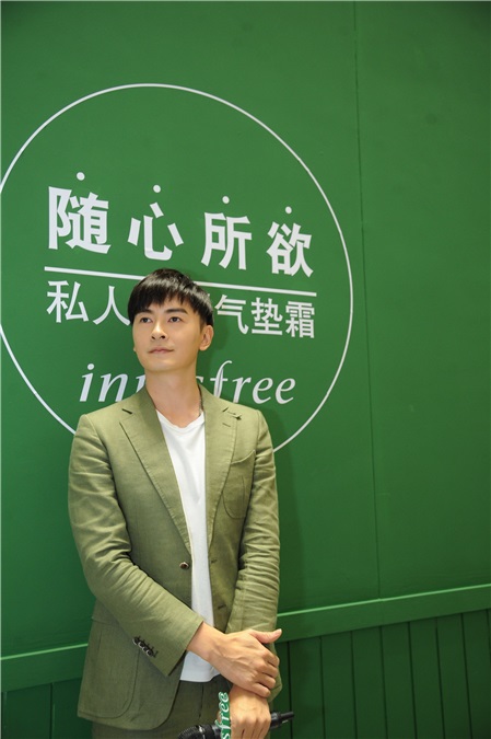 郑元畅绿西装森系美男 任一日店长皮肤超好