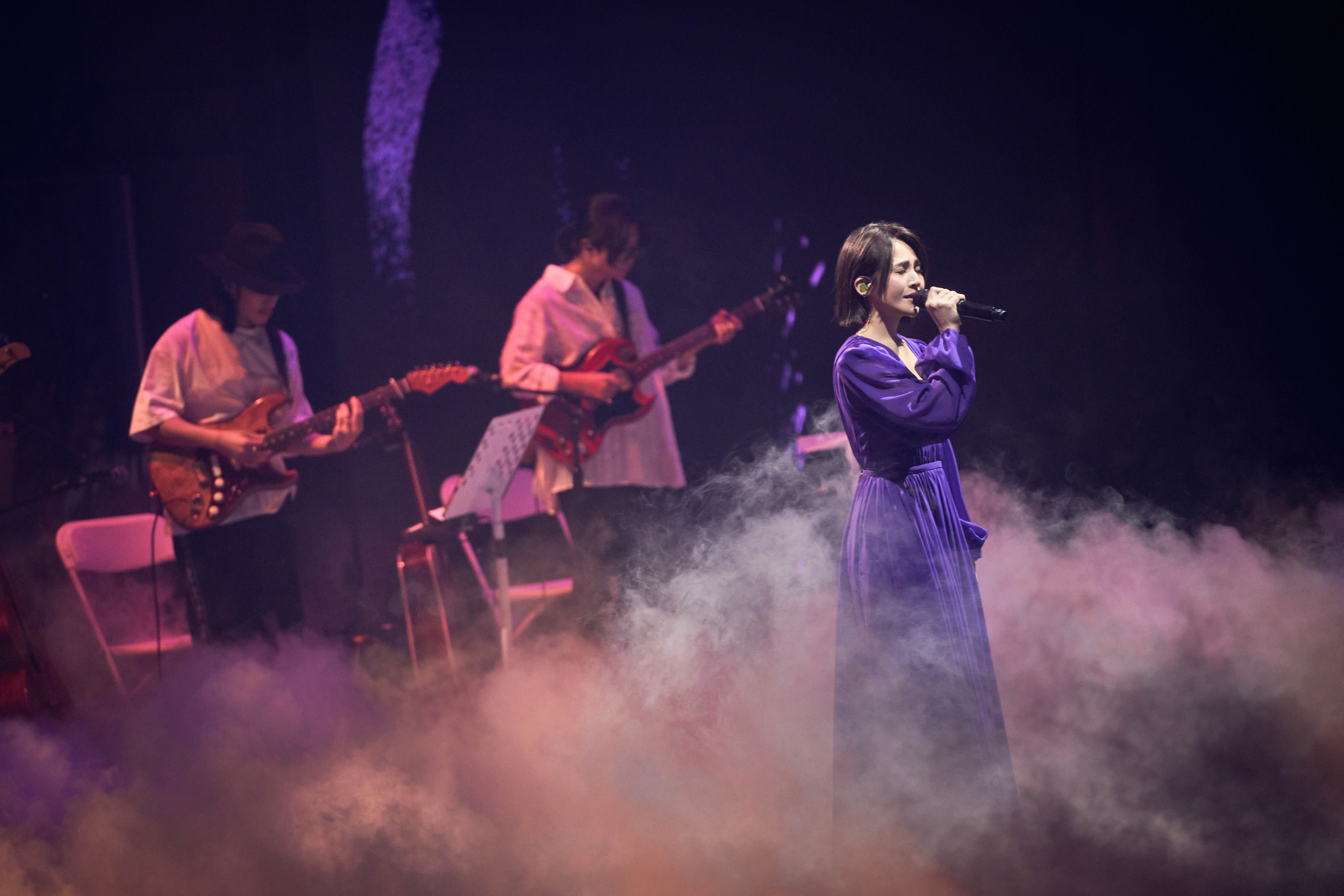 梁文音「为什么听情歌」演唱会今首登TICC开唱 「音式情歌」结合六大空间转移吸满场粉丝朝圣共感