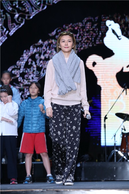 孙燕姿参加金马奖演出彩排