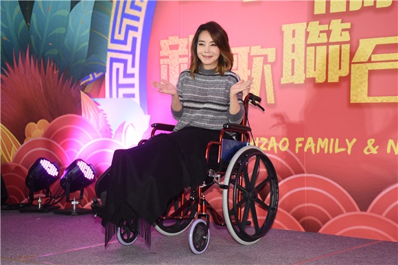 黄子佼、辛晓琪出席娱人制造新歌发布会