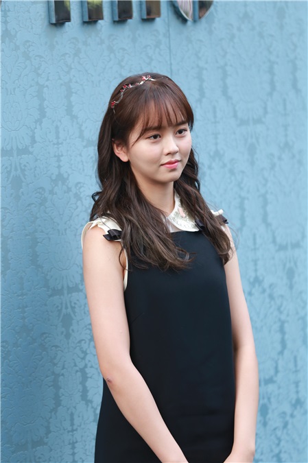 少女时代Tiffany、韩孝周、李洙赫等出席某品牌店开业纪念活动