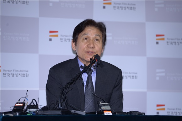 安圣基纪念出道60周年 张东健宋康昊等到场祝贺