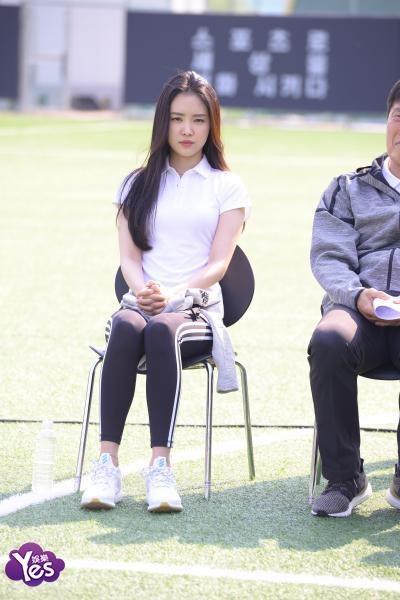 〈Yes 首尔现场〉Apink孙娜恩参加Adidas公益活动 一身运动劲装打篮球