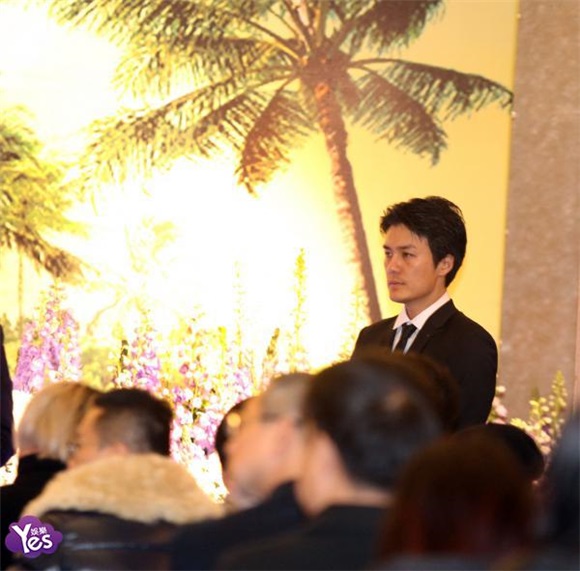 〈Yes 台北现场〉吴克群母亲告别式 播放父母求婚视频感动落泪