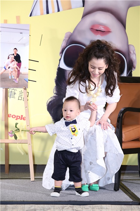 徐若瑄出席《我的倒头栽人生:从女孩14到女人40,钢铁V的勇敢笔记》新书记者会