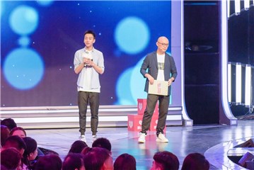 非诚文艺男引发爆灯狂潮