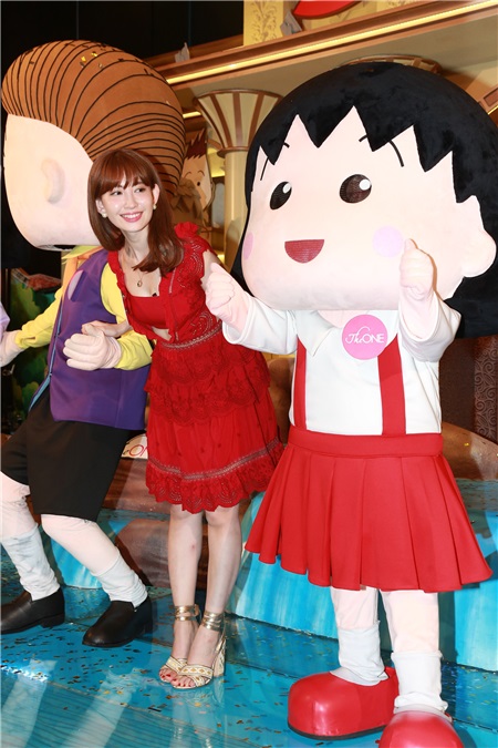 小嶋阳菜AKB48到港出席商场装置开幕活动
