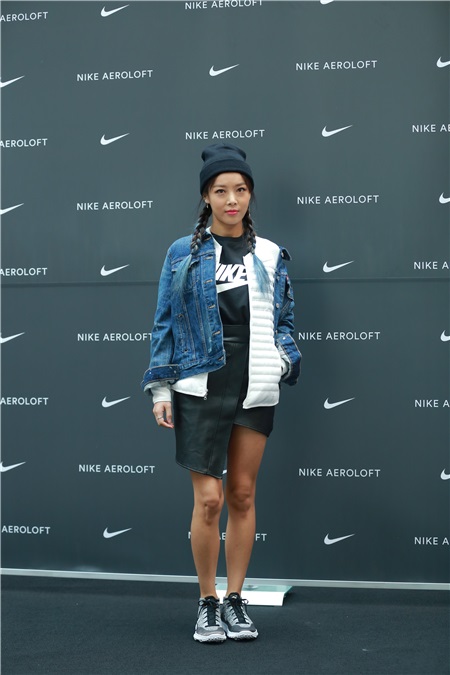 林周焕、李廷镇等出席NIKE新店开幕 各个运动装扮展现充满活力