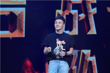 李荣浩带队团战