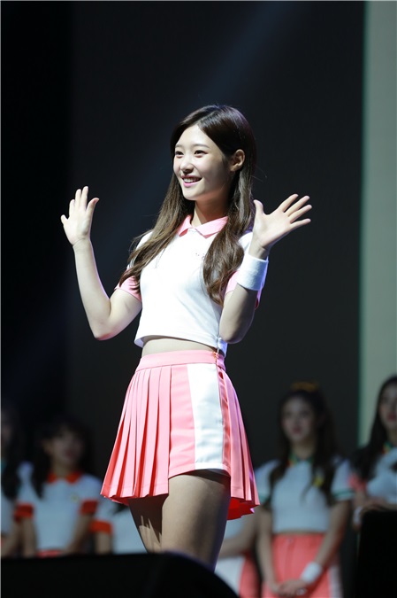 女团I.O.I举行回归Showcase