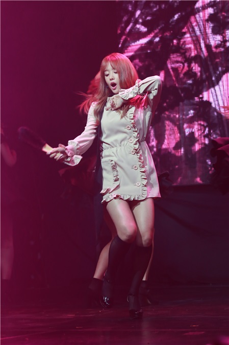 宋枝恩迷你专辑《Bobby Doll》showcase 现场为大家带来劲歌热舞