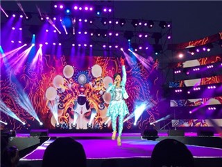 马丽娅现场演唱