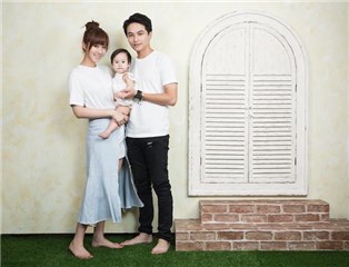 方志友女MIA听见请安静「嘘～」 睁大眼跟着比萌翻众人