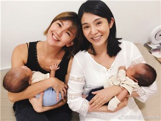 孙燕姿萌抱杨采妮儿子 粉丝要他开完演唱会才能生第二胎