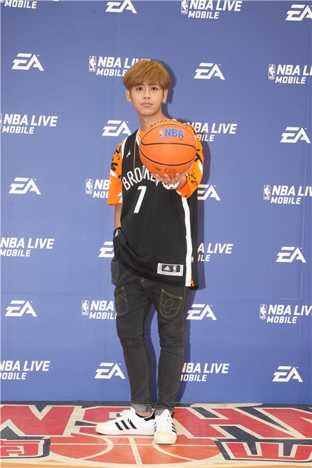 鼓鼓出席NBA球星见面会