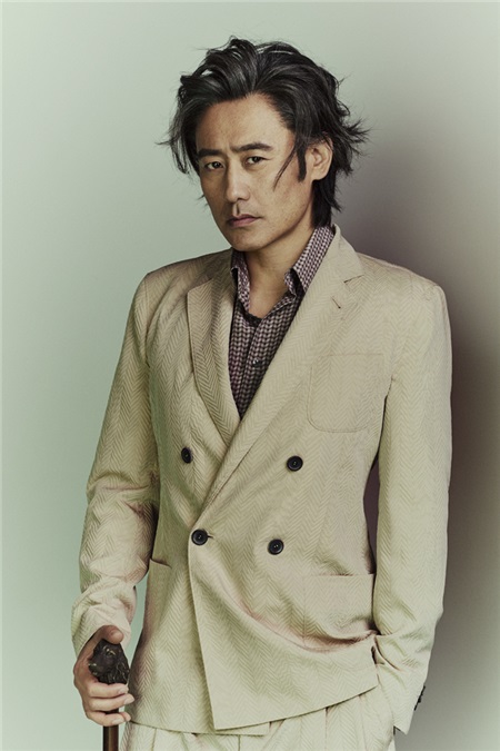 吴秀波玉面英伦范儿抢眼 「秀波风格」成时尚标杆