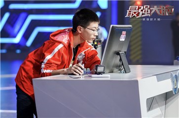 杨舸轩稳住心态作答