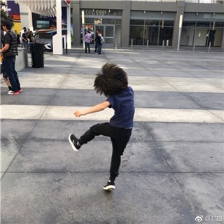 等等变缩小版的自己邓超问这麽办 网友：只能宠着了