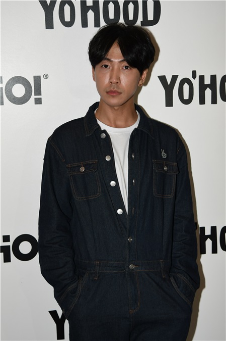 莫文蔚、黄伟文等现身「YO’HOOD全球潮流新品嘉年华」后台