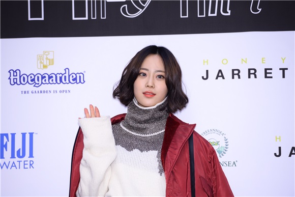 SISTAR孝琳-多顺、曹璐、李珠妍出席某品牌开业纪念活动