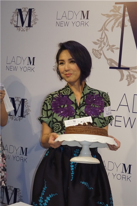 杨千嬅、周汶錡及黄佩霞出席甜品店开幕活动