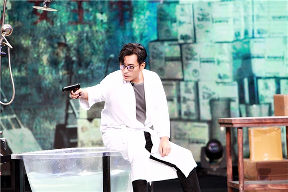 陈龙《演员的诞生》挑战绑匪 惊险演绎《解救吾先生》